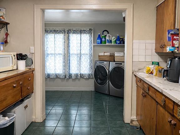 2nd image of 1709 Leer St
