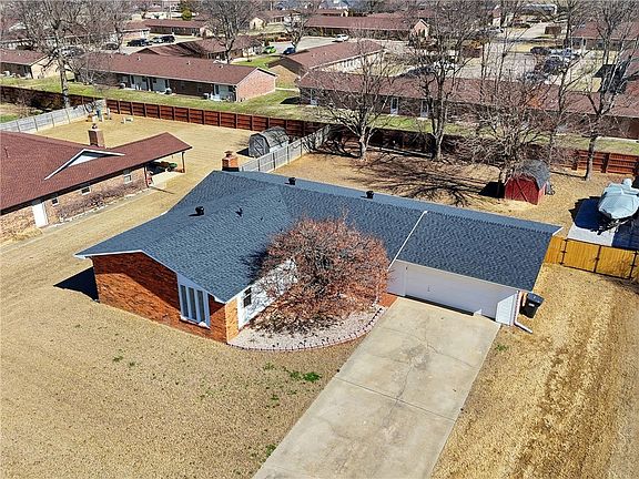 2nd image of 1801 Jean St