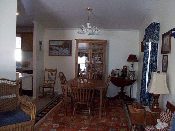5th image of 4 Oakwood Trl