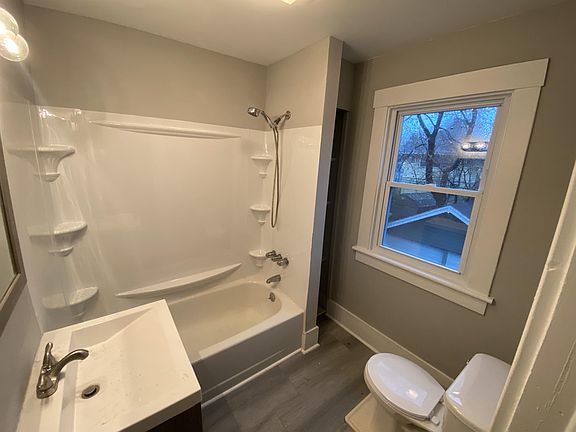 4th image of 182 McKinley St