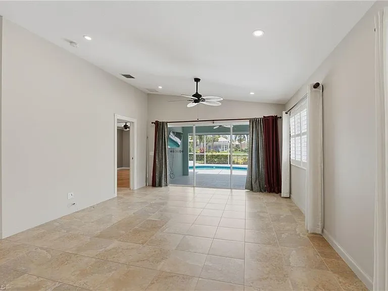 28207 Islet Trl — Photo 13
