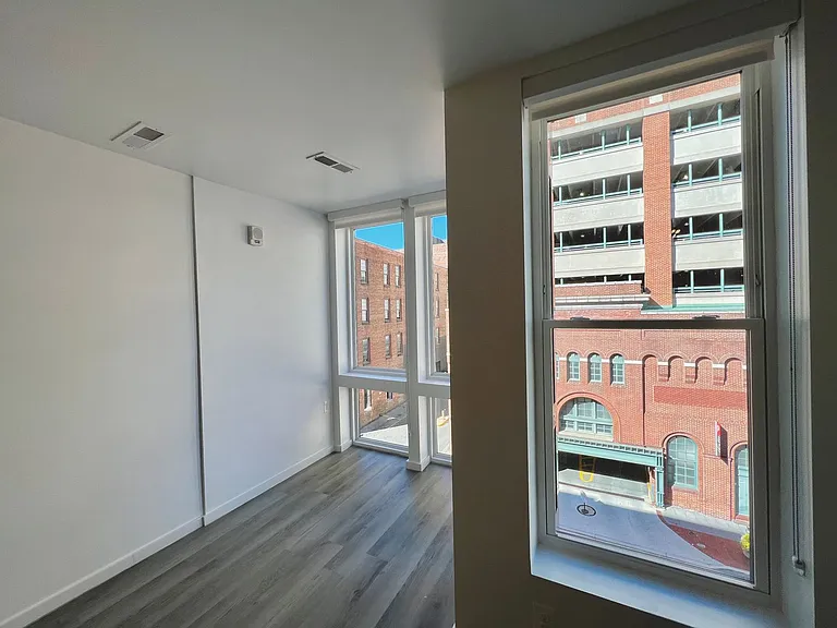 725 W Pratt St. — Photo 90