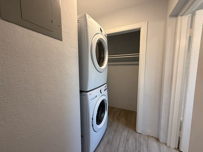 Ocean Reef Apartments — Photo 12