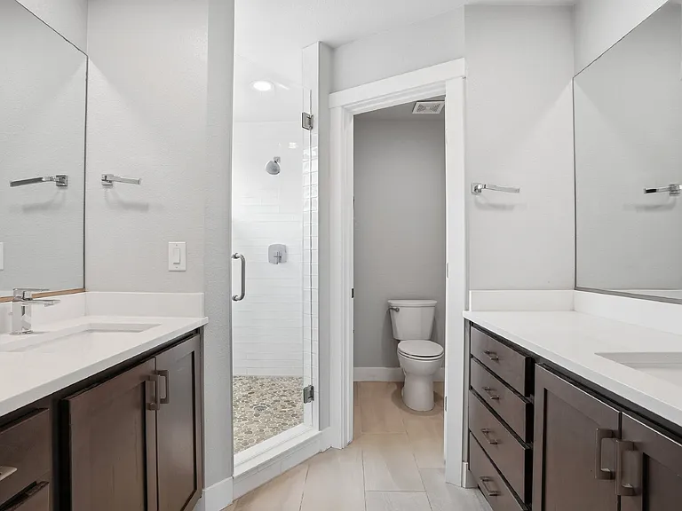 1518 N Newton St — Photo 28