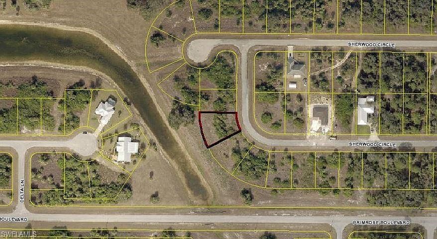 2nd image of 8027 Sherwood Cir