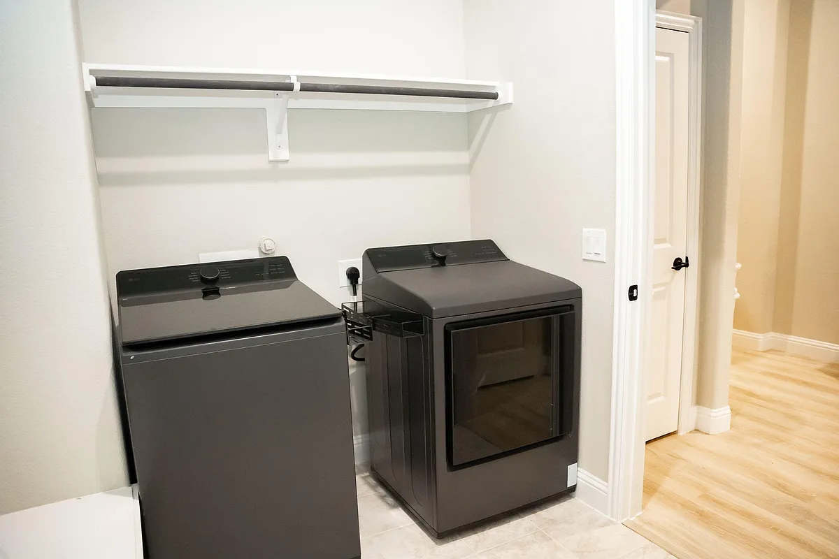 Laundry Room - Ridge Ranch Rd