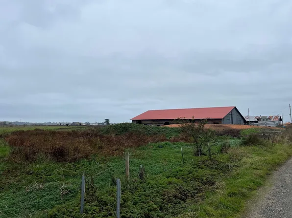 1127 Moxon Ln, Arcata, CA 95521