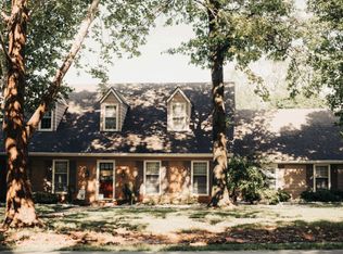 801 Colonial Dr, Webb City, MO 64870