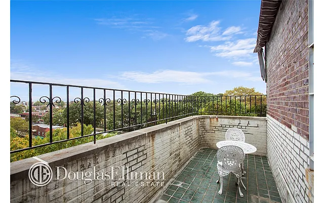 Sold by Douglas Elliman | media 23