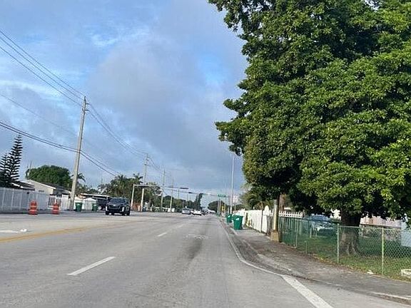 4th image of 3231 NW 151st St