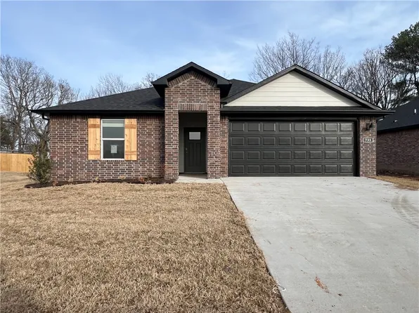 733 Picard Ave, Lowell, AR 72745