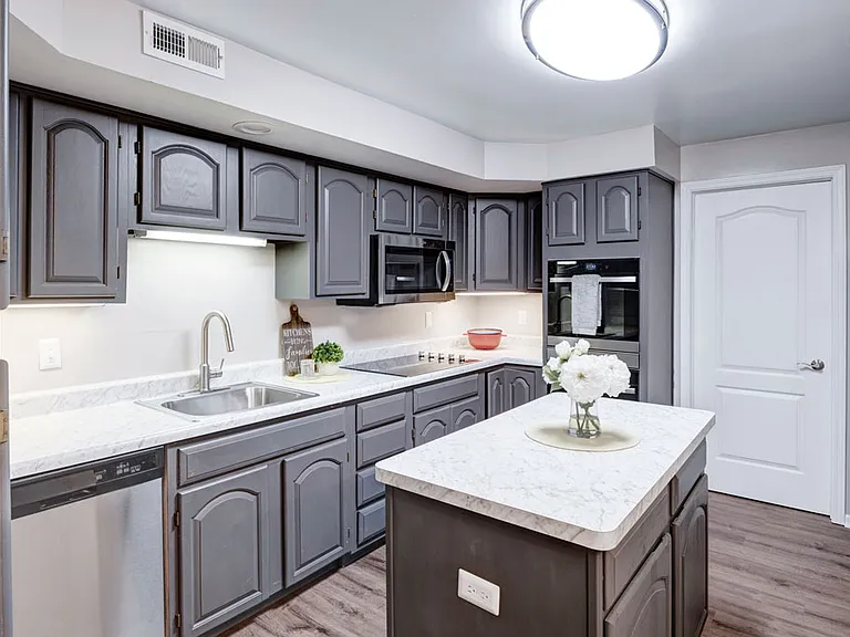 Parkhill Luxury Apartments — Photo 15