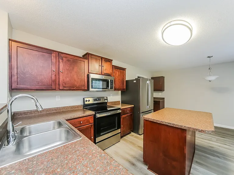 4521 Oakden Ln — Photo 8