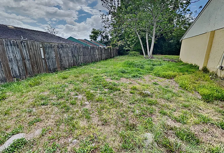 1921 Truman Rd — Photo 16