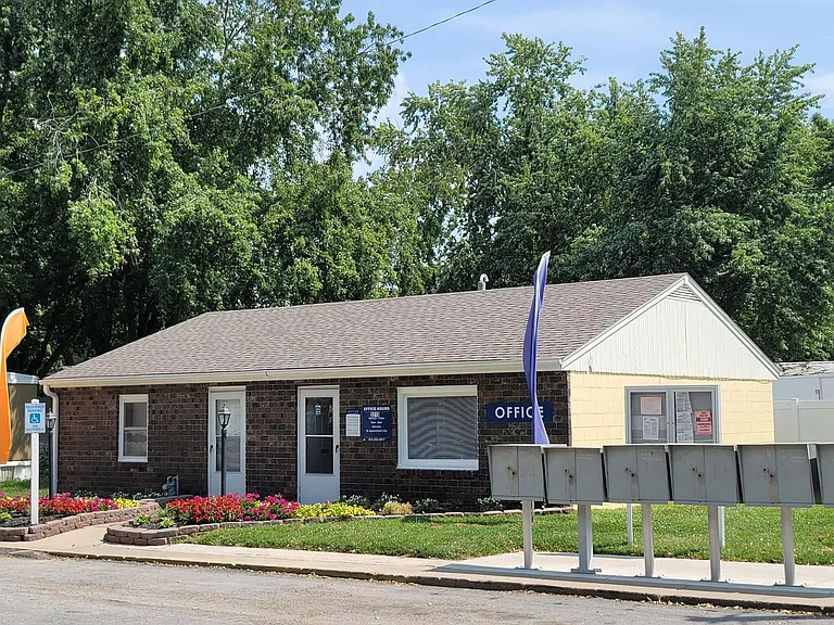 Hillview — Photo 24