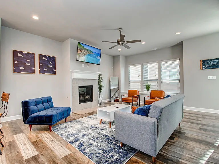 4151 Dupont St — Photo 39