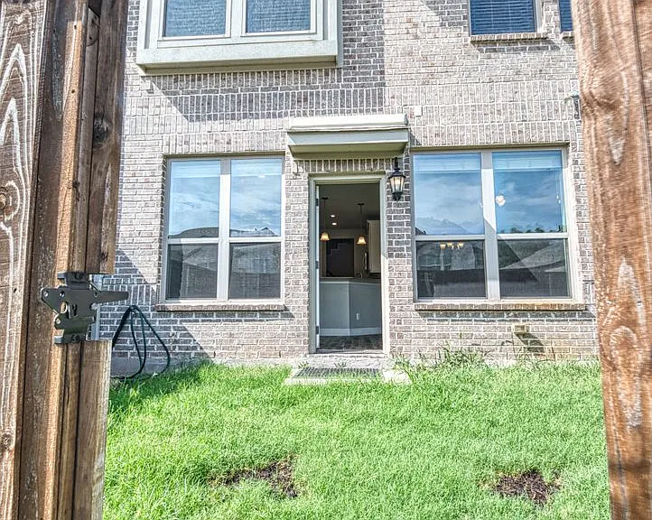 3009 Galveston St — Photo 35