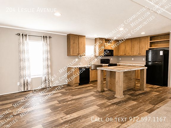 2nd image of 204 Leslie Ave
