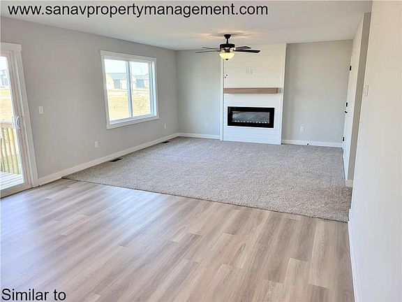 3rd image of 3075 Worchester Dr