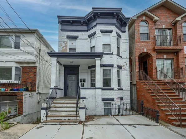 569 Liberty Avenue image 1 of 23