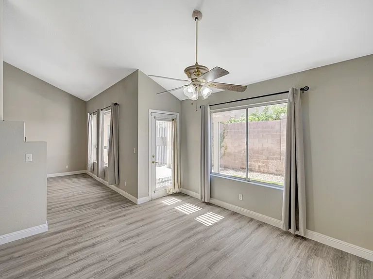 9421 Valley Hills Ave — Photo 10
