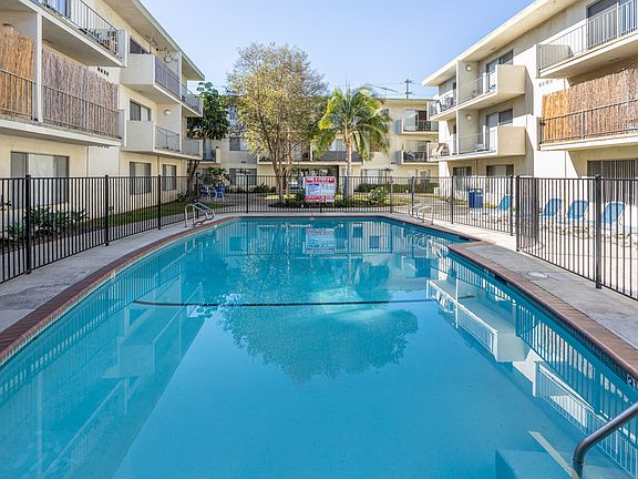 2nd image of 7010 Sepulveda Blvd #232