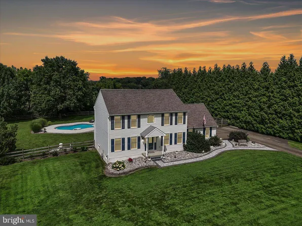 237 Country Dr, Oxford, PA 19363