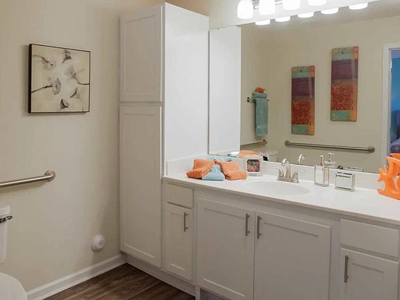 5th image of 3638 Belmont St APT U