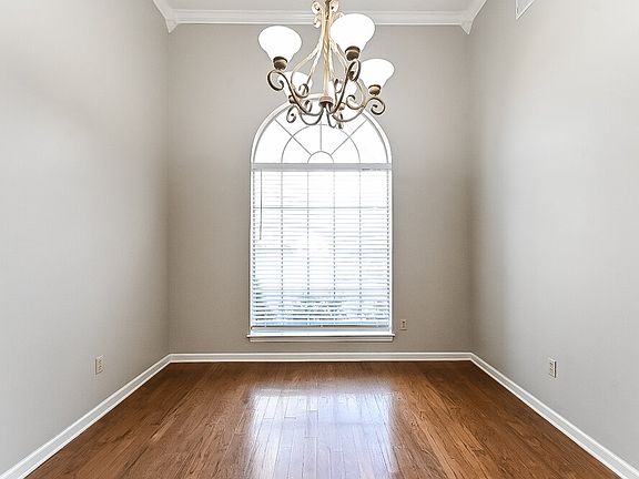 5th image of 4449 Jessica Dr