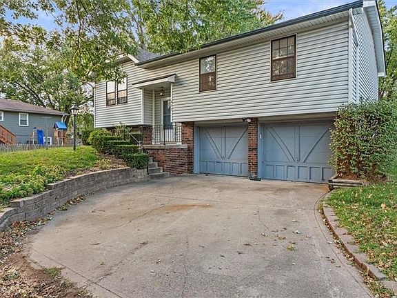2nd image of 613 Trant St