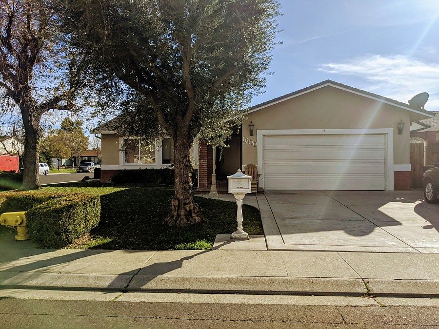 1st image of 1600 Lynch Dr
