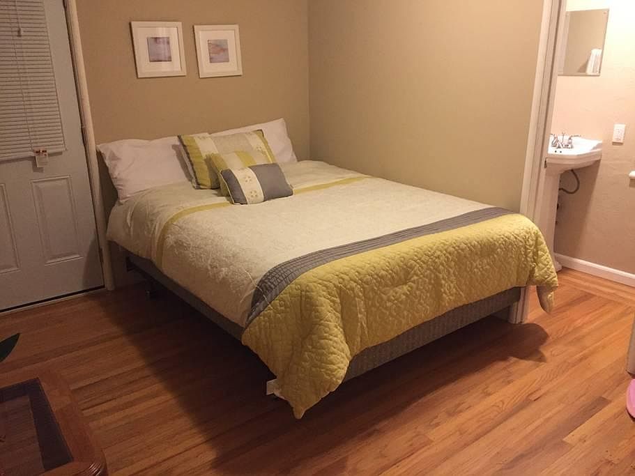 2nd image of 21475 Bedford Dr
