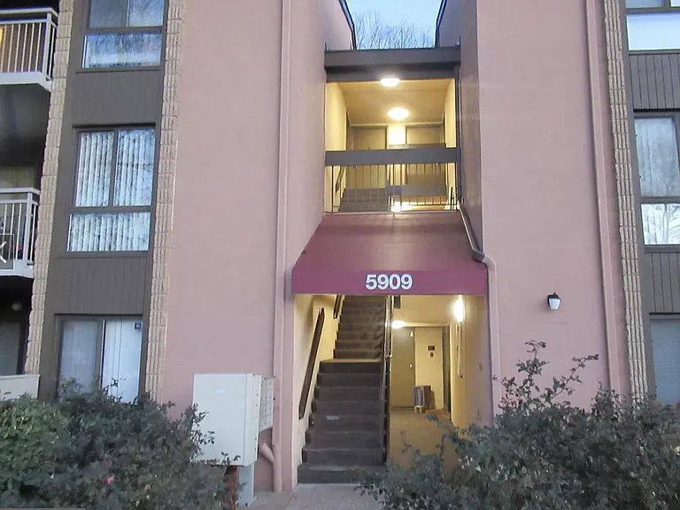 5909 Tamar Dr #4 — Photo 17