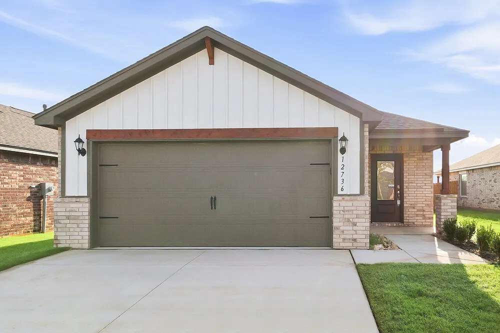 3 bed, 2.0 bath, 1420 sqft, $1,710 — Photo 1