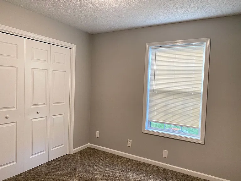 421 Alma Ln — Photo 11
