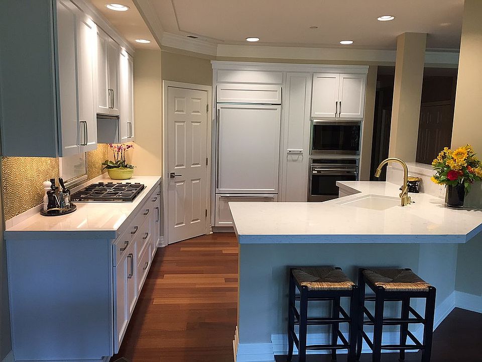 2nd image of 10055 Meydenbauer Way SE APT 9