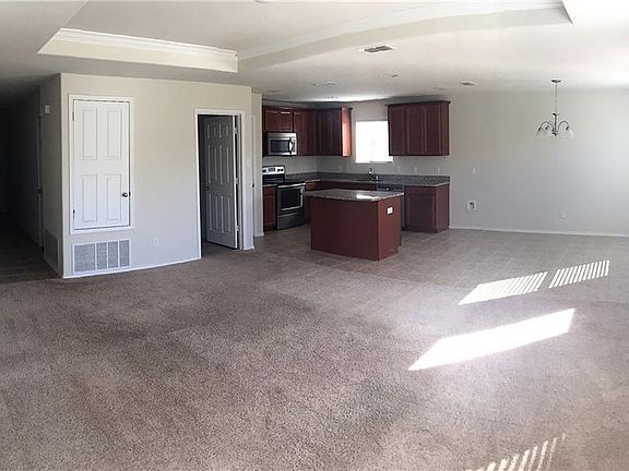 3rd image of 3020 Montserrat Creek Dr