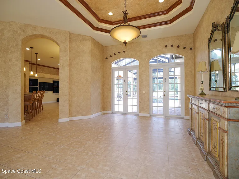 9400 Scarborough Ct — Photo 5