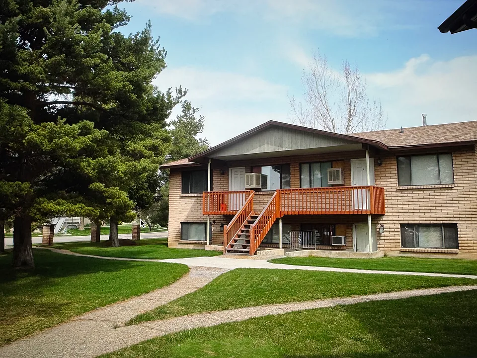 1658 N 1400 W #1