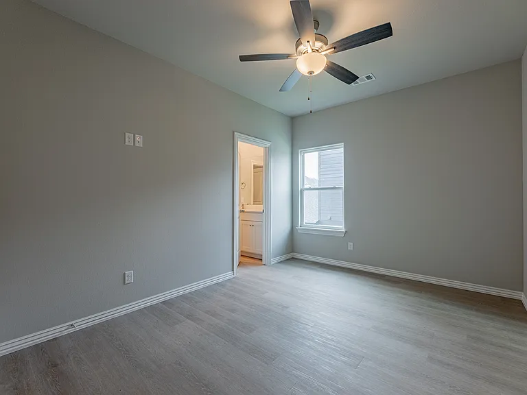 1607 Casuarina Dr #1 — Photo 14