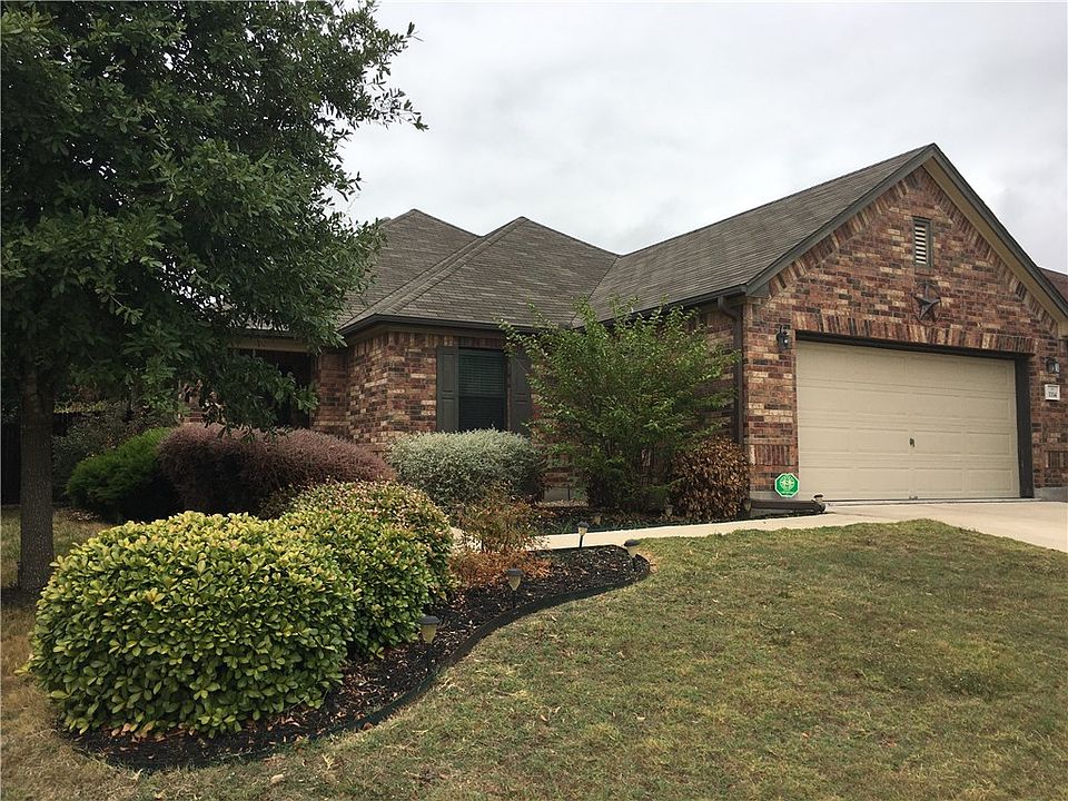 1st image of 1114 Hyde Park Dr
