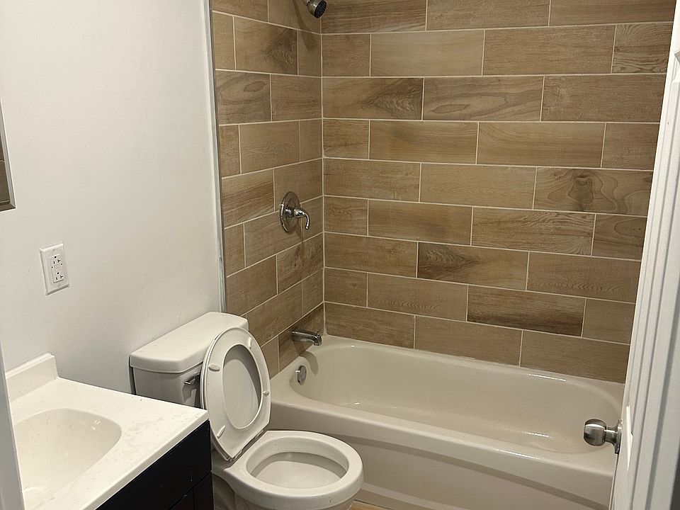 2nd image of 24 N 3rd St #301