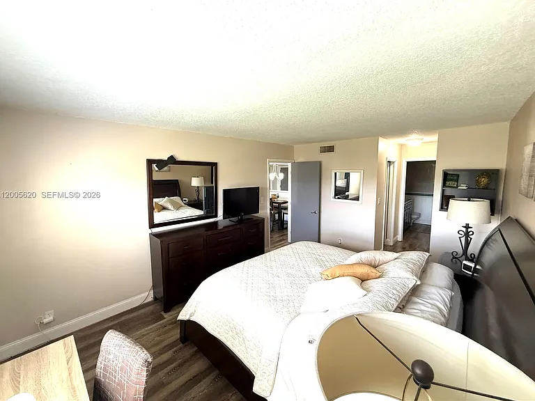 230 Lakeview Dr #307 — Photo 40