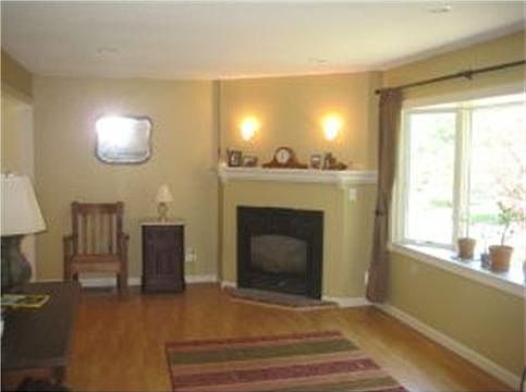 2nd image of 9 N College St
