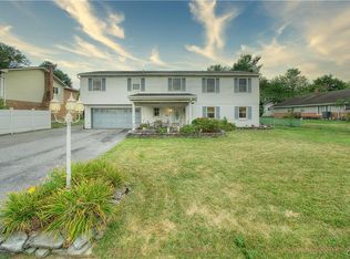 1113 Springhouse Rd, Allentown, PA 18104