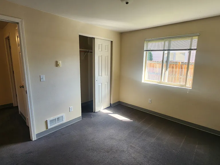 2114 N Yellowstone St #B — Photo 7