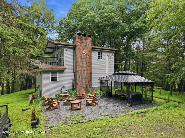 347 Clubhouse Dr, East Stroudsburg, PA 18302