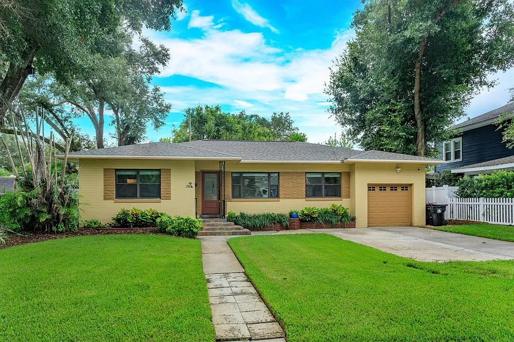 3 bed, 2.0 bath, 1420 sqft, $3,500 — Photo 1