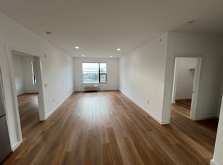 170 W 7th St #505, Bayonne, NJ 07002