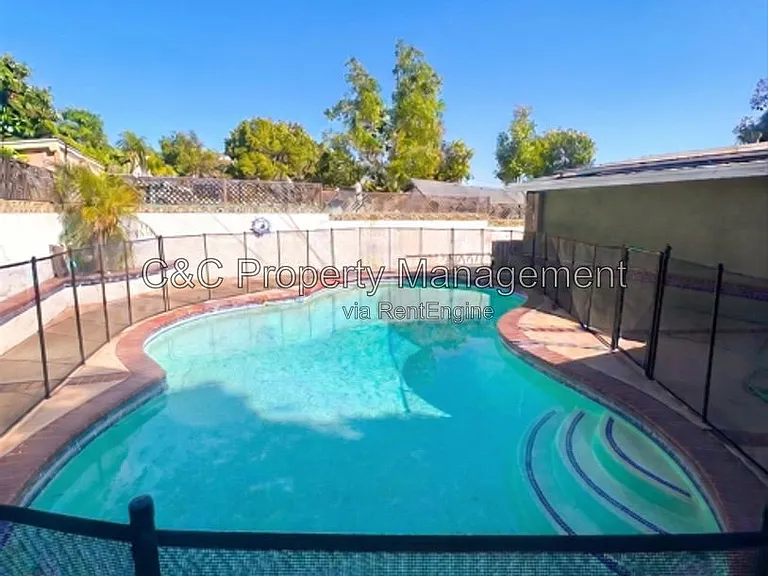15433 Ector St — Photo 11